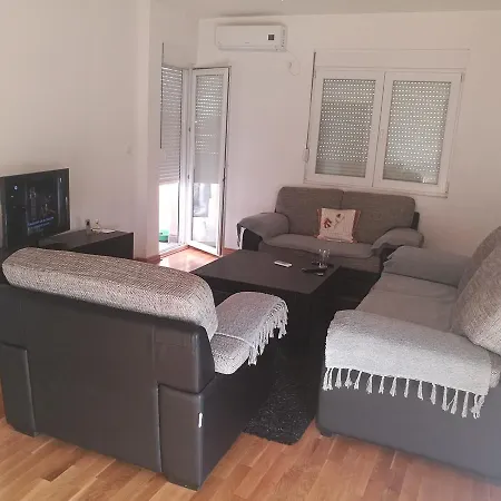 Apartman Ana *